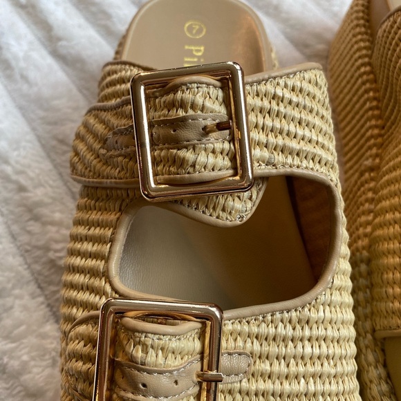 Raffia Platform Sandals with Double Buckle – Neutral Beige - Picture 4 of 7